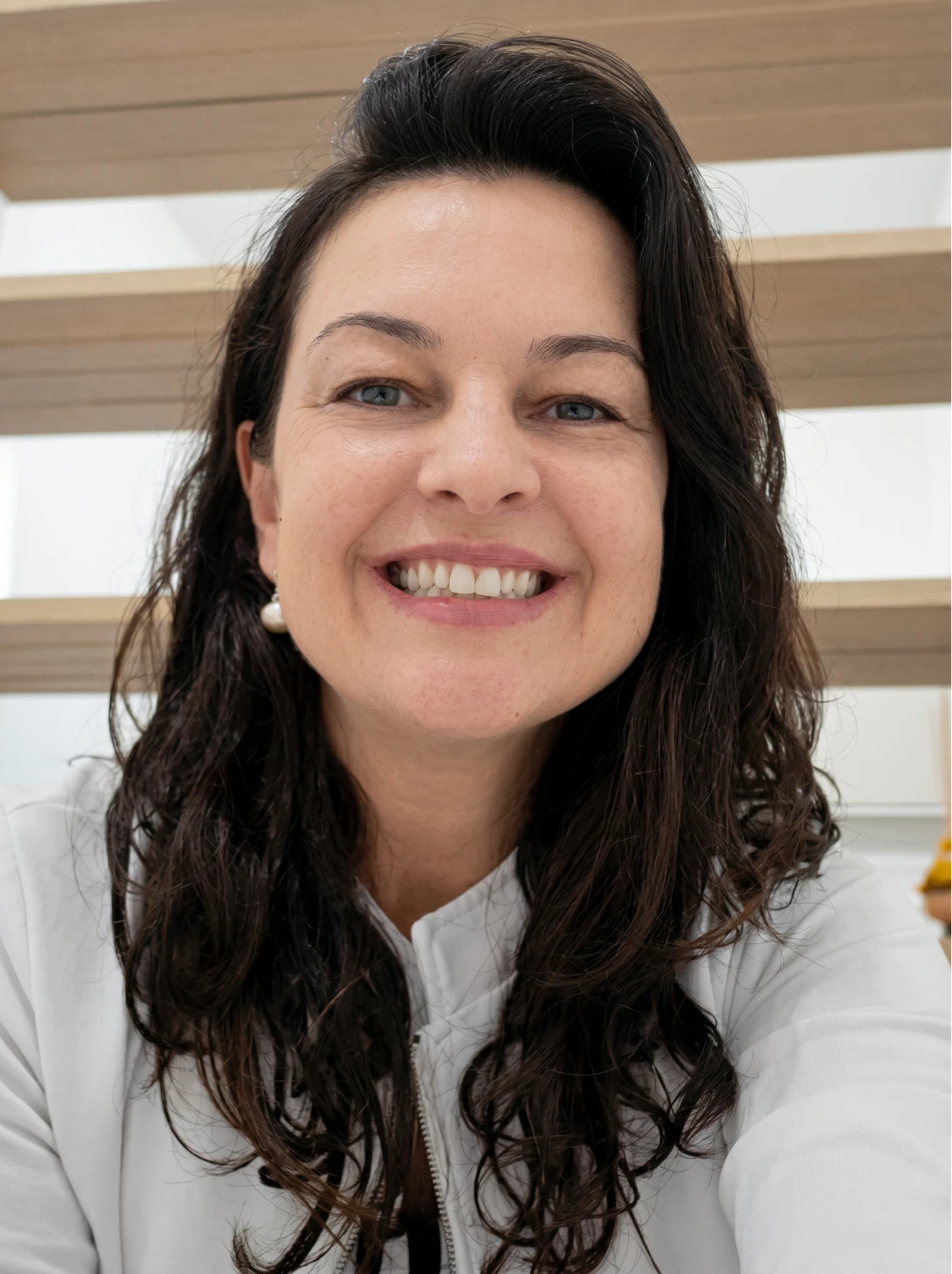 Dra. Laise Barros, dermatologista em Itajubá MG, especialista pela Sociedade Brasileira de Dermatologia